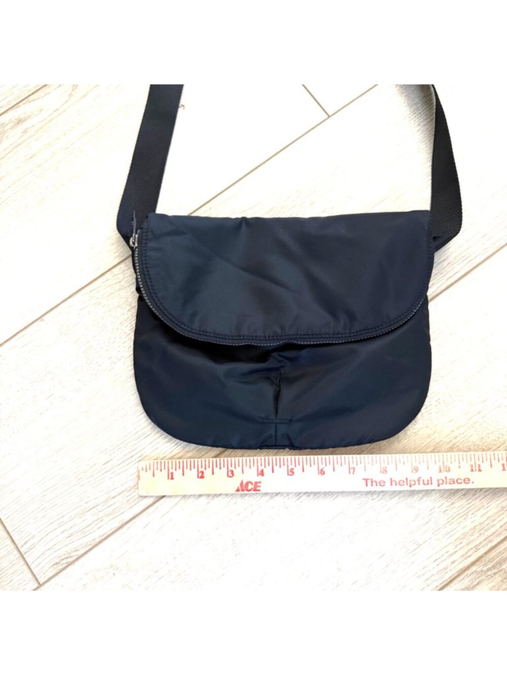 Lululemon Women's Crossbody Bag Black Adjustable Strap All Night Festival Bag - Picture 6 of 8